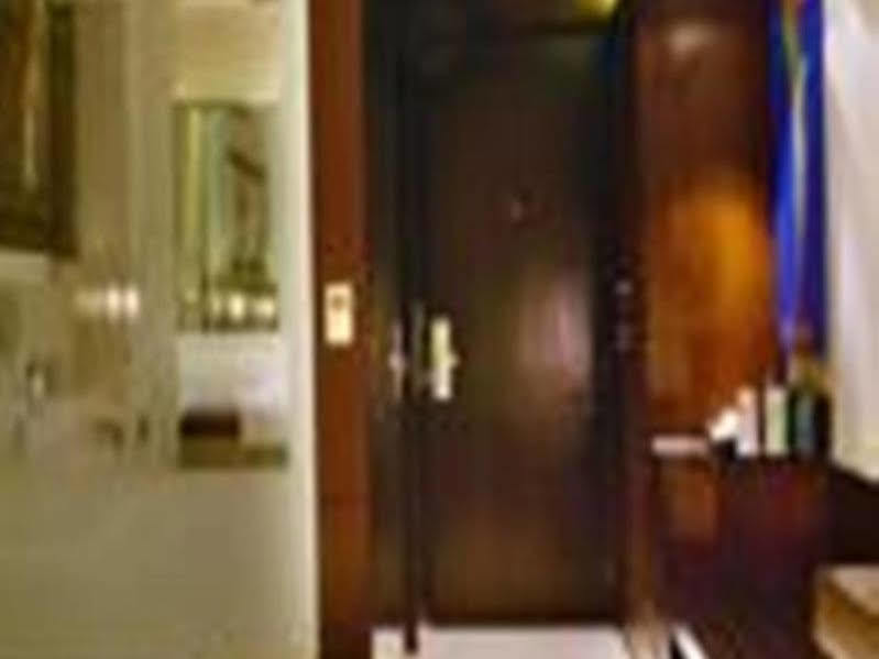 莫诺特尔酒店 加尔各答 外观 照片